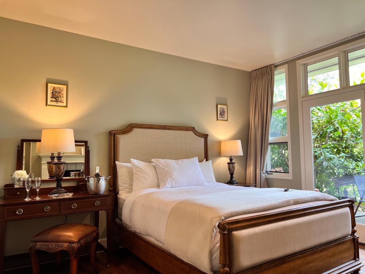 Woodstone Manor Inc. Hotel Sturdies Bay Exterior foto